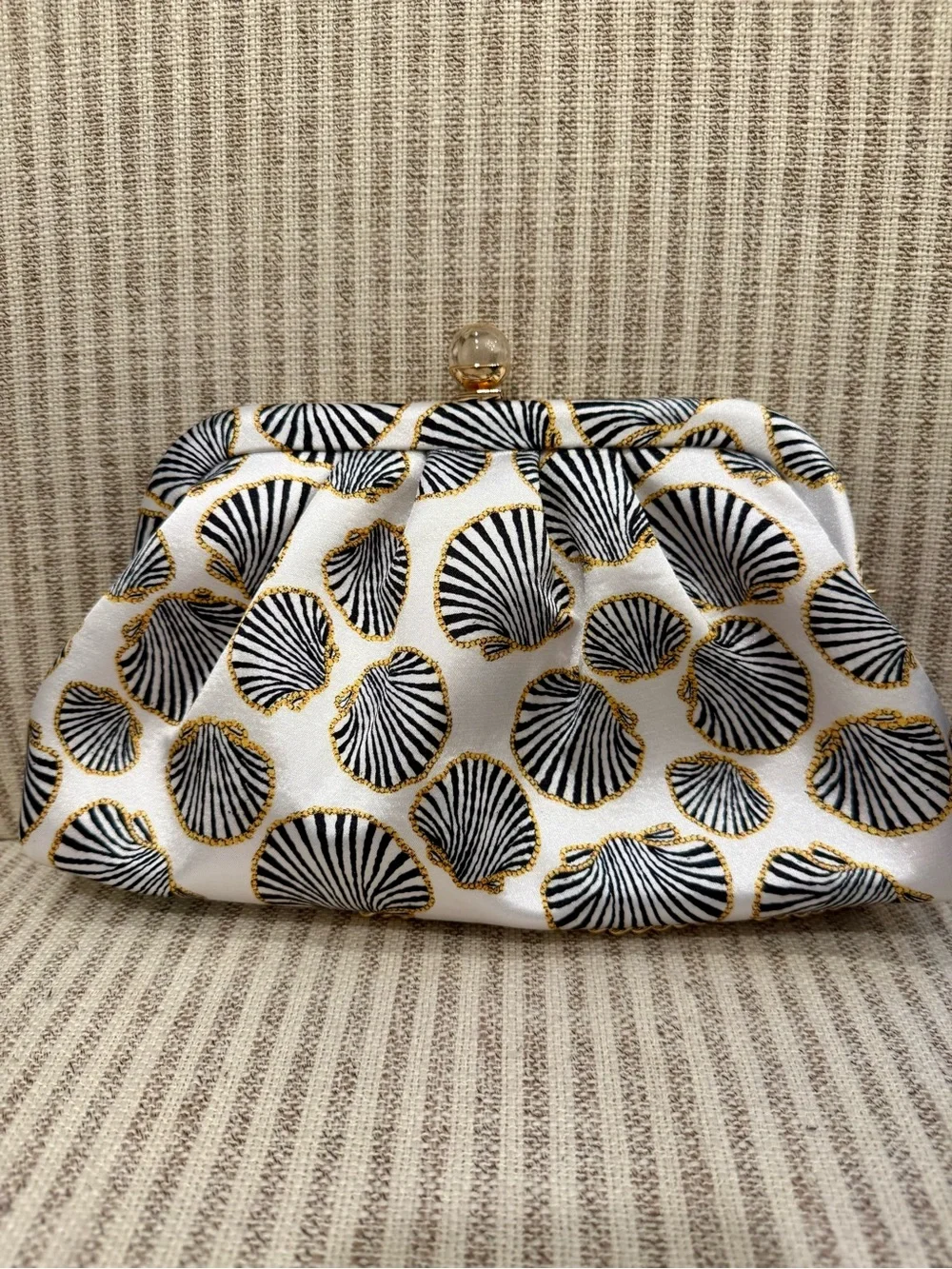 Elegant White Shell-Print Satin Clutch by ISAAC MIZRAHI #elegant #vacation - Picture 1 of 3
